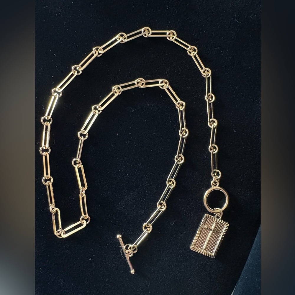 Gold Cross Pendant Paperclip Link Necklace NEW - Picture 3 of 8